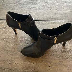 Vince Camuto VONILESA Black Silky Leather Buckle Low-Cut Booties Boots